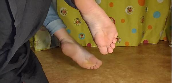  Adorable Girl Demonstrating Sexy Feet - Fetish